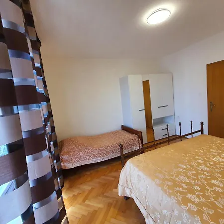 Apartman Luciana & Helena *