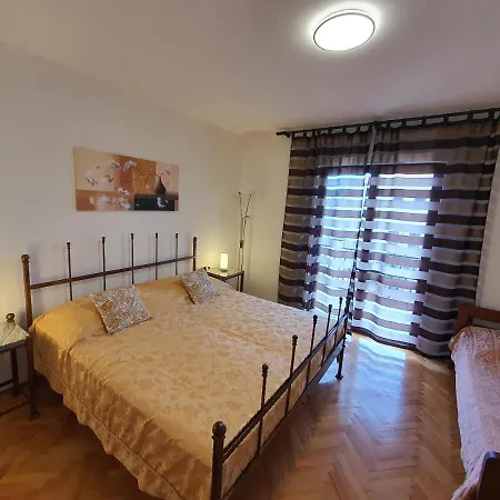 Apartman Luciana & Helena *