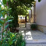 Luciana & Helena * Πούλα